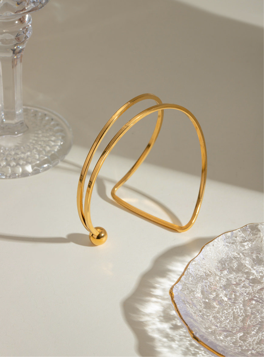 Nova Curve Cuff